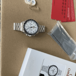 Omega Speedmaster Moonwatch White